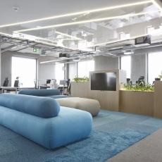 Tekero referents TransferWise uus büroo Tallinnas. Interface plaatvaip Touch & Tones. 