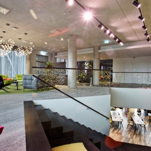 Tekero referents Telia Eesti peahoone. Interface plaatvaibad Urban Retreat, Near & Far ja Human Nature. 